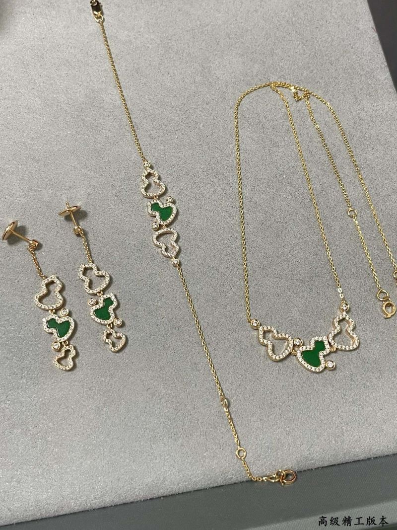 Qeelin Necklaces